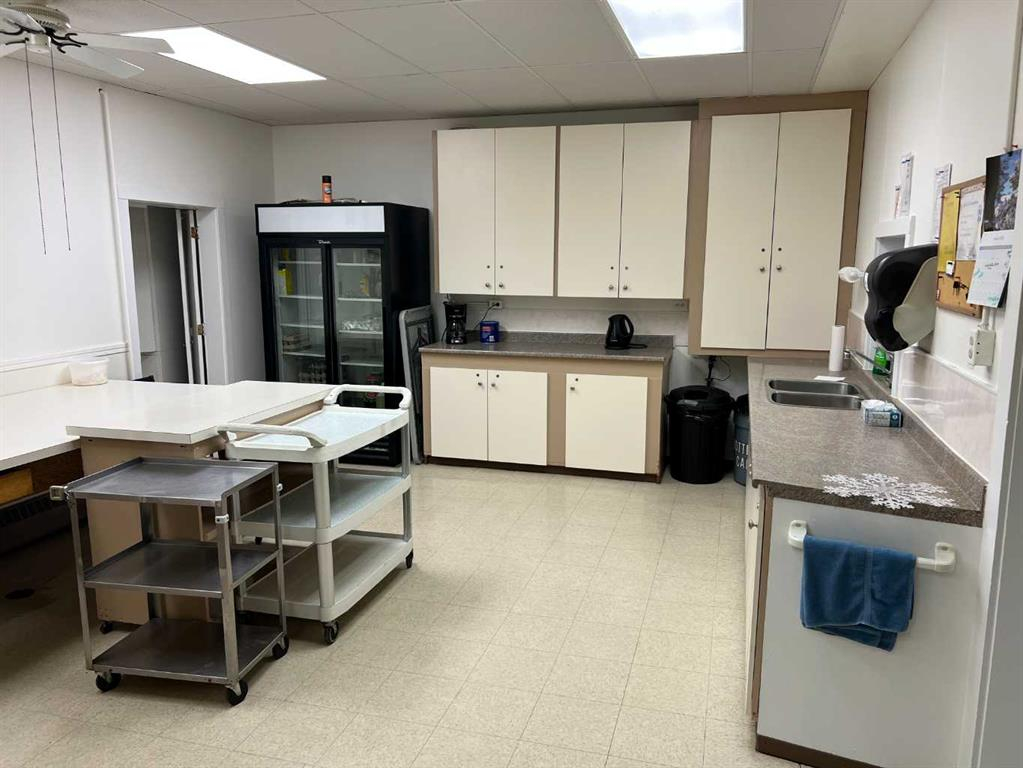 4702 50 Avenue, Camrose, Alberta, T4V 0R8 (107890612)