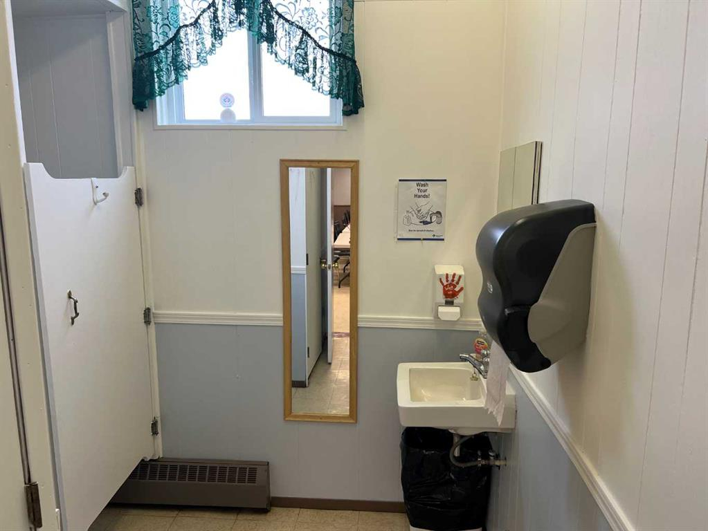 4702 50 Avenue, Camrose, Alberta, T4V 0R8 (107890612)