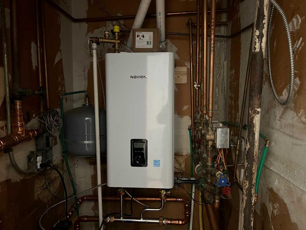 4702 50 Avenue, Camrose, Alberta, T4V 0R8 (107890612)