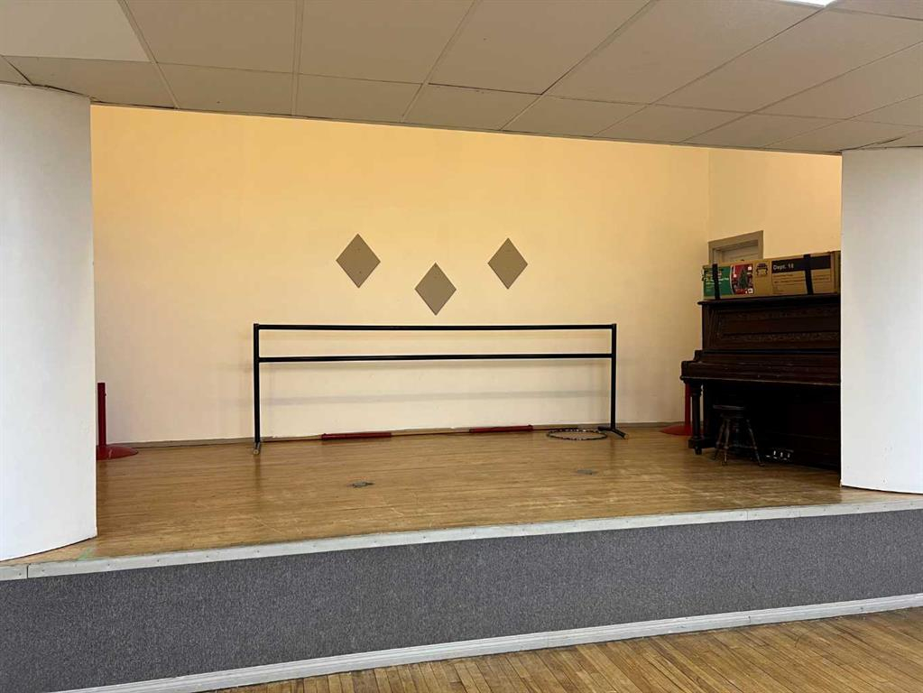 4702 50 Avenue, Camrose, Alberta, T4V 0R8 (107890612)