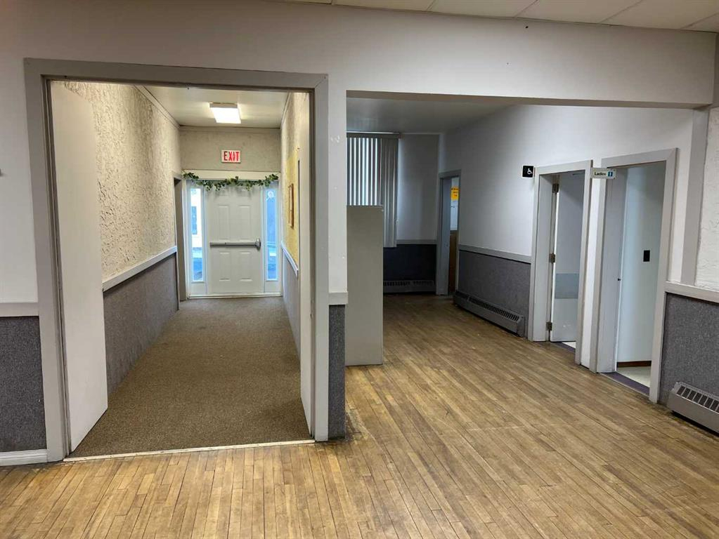 4702 50 Avenue, Camrose, Alberta, T4V 0R8 (107890612)