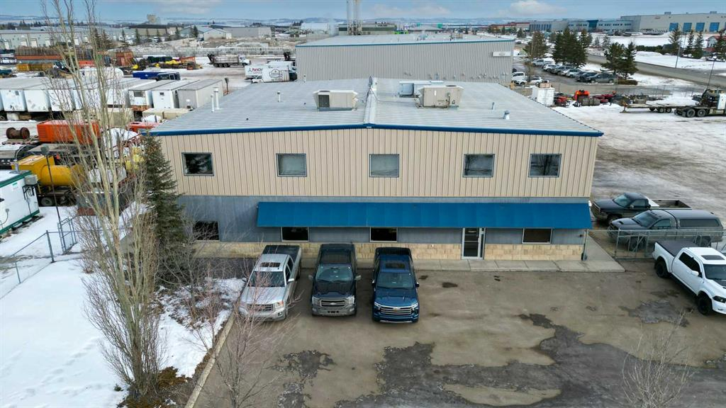 135 & 141 Clearmile Avenue, Rural Red Deer County, Alberta, T4E 0A1 (107974900)