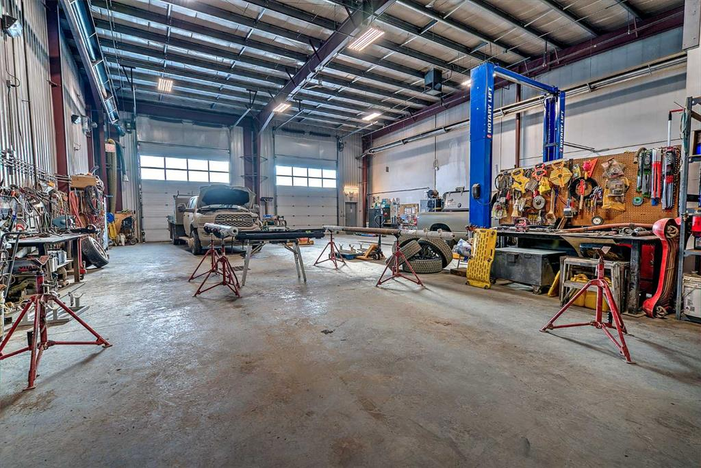 135 & 141 Clearmile Avenue, Rural Red Deer County, Alberta, T4E 0A1 (107974900)