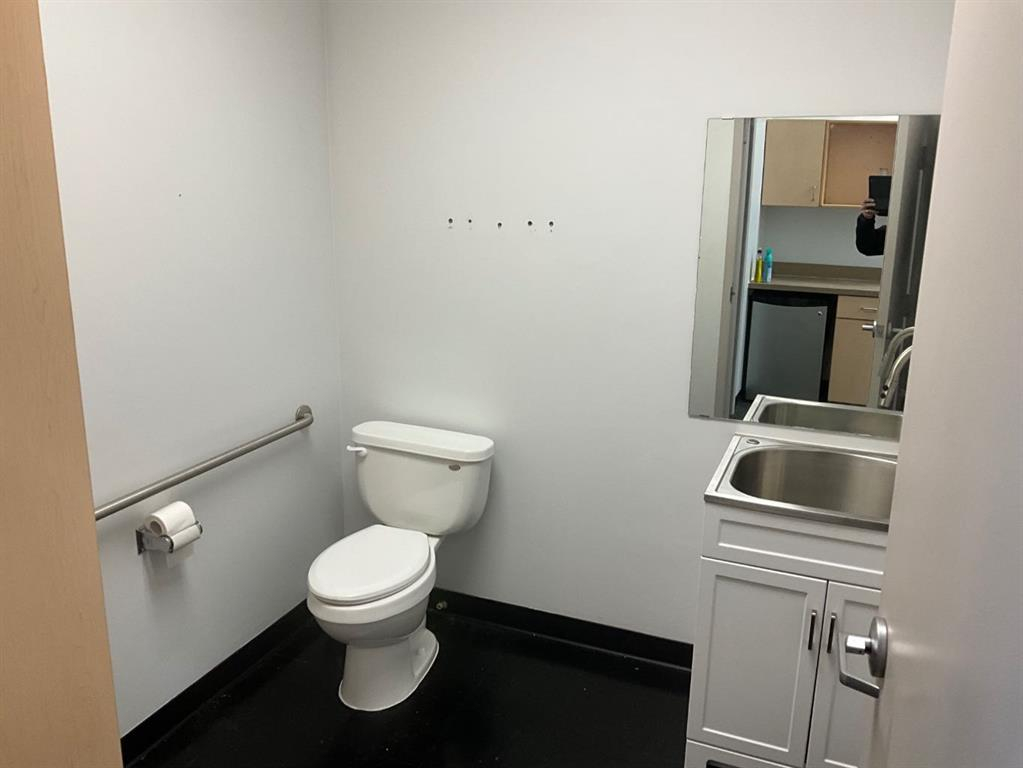 101-4770 Riverside Drive, Red Deer, Alberta, T4N 2Z7 (108032169)