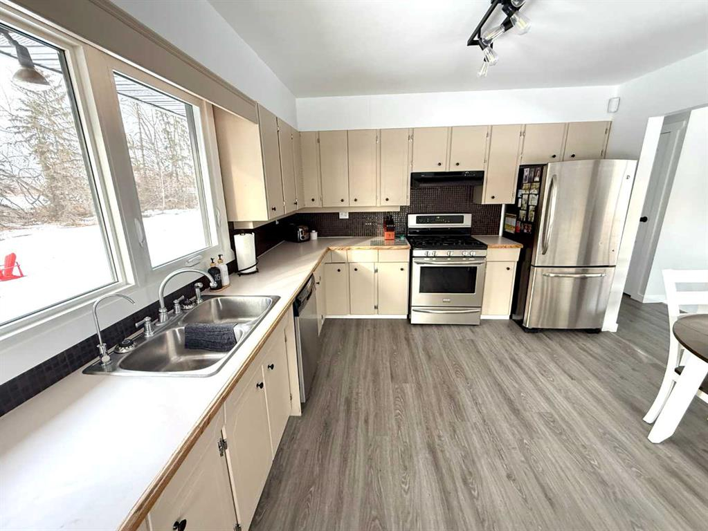 28045 TWP RD 384, Rural Red Deer County, Alberta, T4E3E3 (108055210)