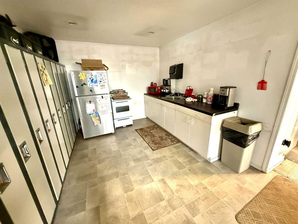 28045 TWP RD 384, Rural Red Deer County, Alberta, T4E3E3 (108055210)