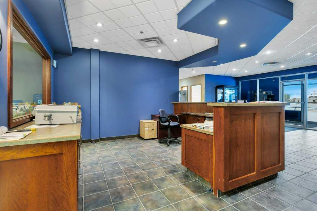 22 McKenzie Drive, Rural Red Deer County, Alberta, T4S 2H4 (108128292)