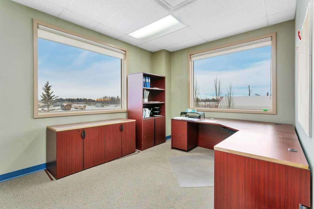 22 McKenzie Drive, Rural Red Deer County, Alberta, T4S 2H4 (108128292)