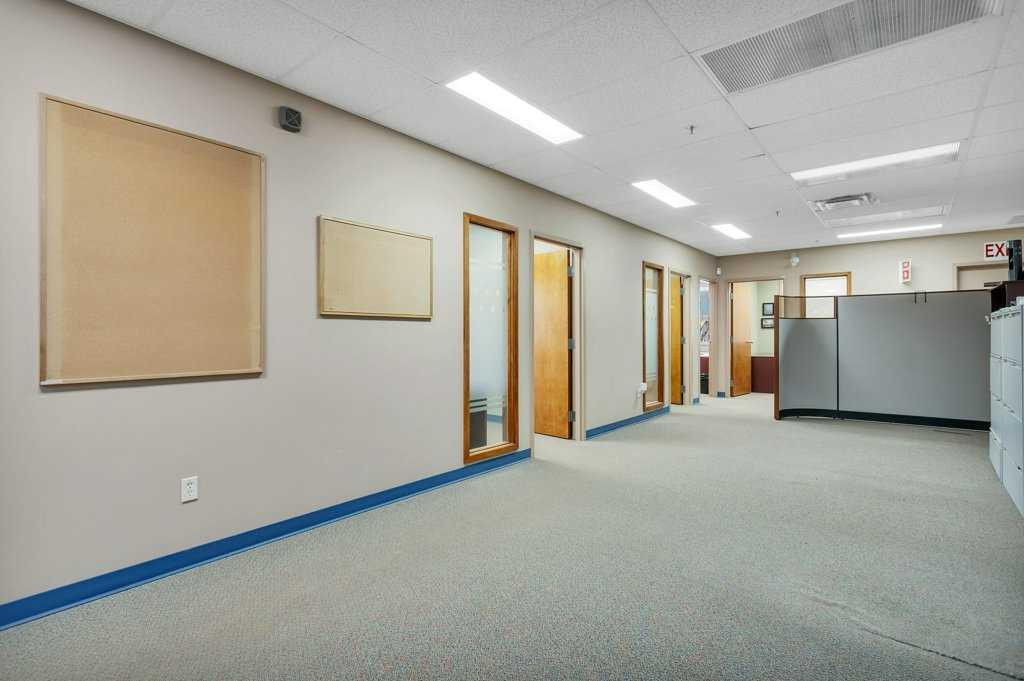 22 McKenzie Drive, Rural Red Deer County, Alberta, T4S 2H4 (108128292)