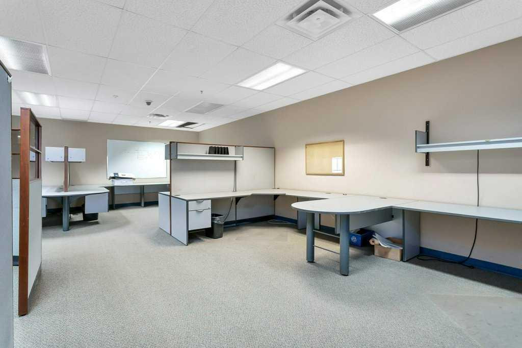 22 McKenzie Drive, Rural Red Deer County, Alberta, T4S 2H4 (108128292)