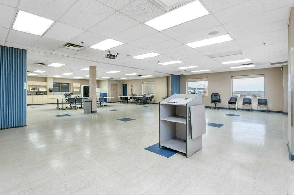 22 McKenzie Drive, Rural Red Deer County, Alberta, T4S 2H4 (108128292)