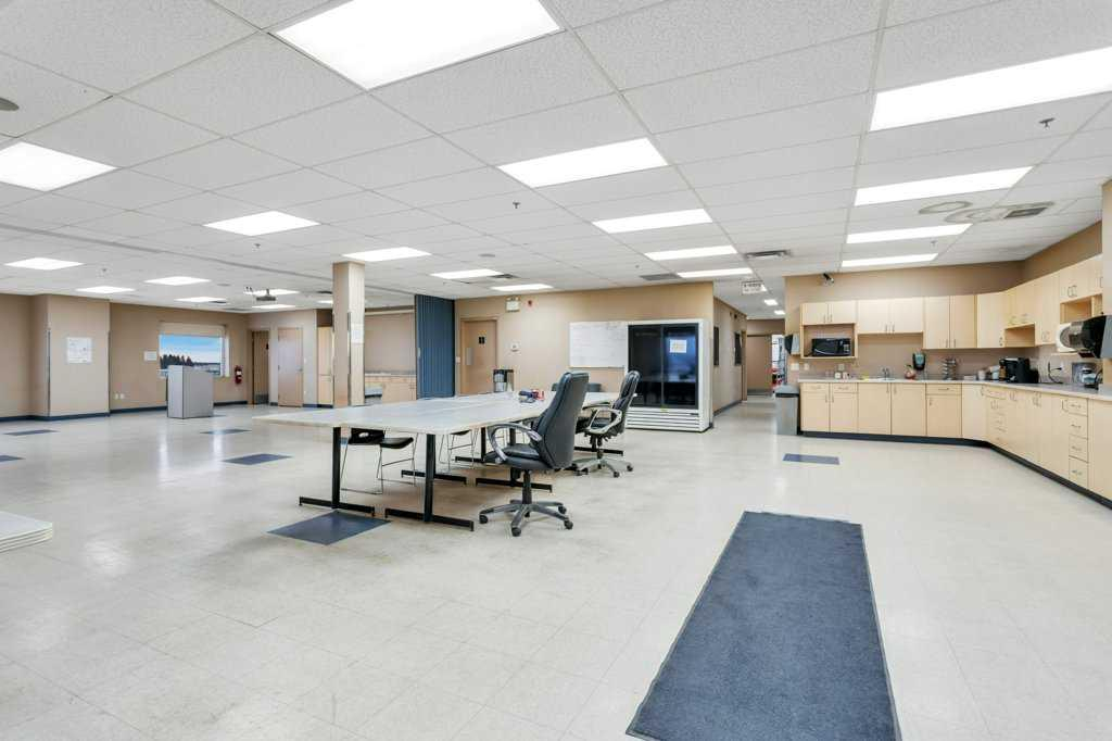 22 McKenzie Drive, Rural Red Deer County, Alberta, T4S 2H4 (108128292)