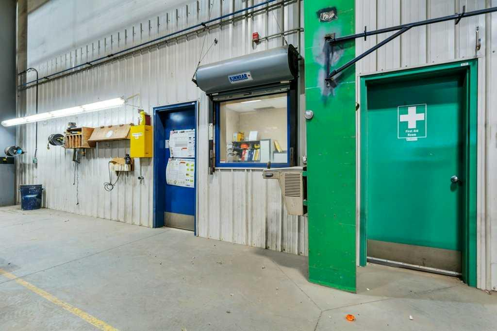 22 McKenzie Drive, Rural Red Deer County, Alberta, T4S 2H4 (108128292)