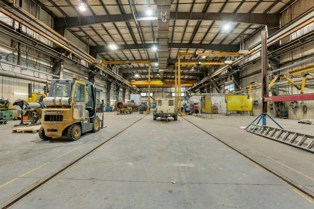 22 McKenzie Drive, Rural Red Deer County, Alberta, T4S 2H4 (108128292)