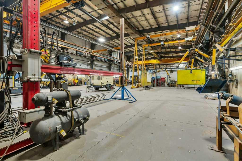 22 McKenzie Drive, Rural Red Deer County, Alberta, T4S 2H4 (108128292)