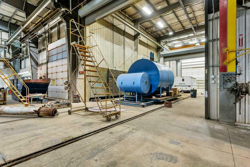 22 McKenzie Drive, Rural Red Deer County, Alberta, T4S 2H4 (108128292)