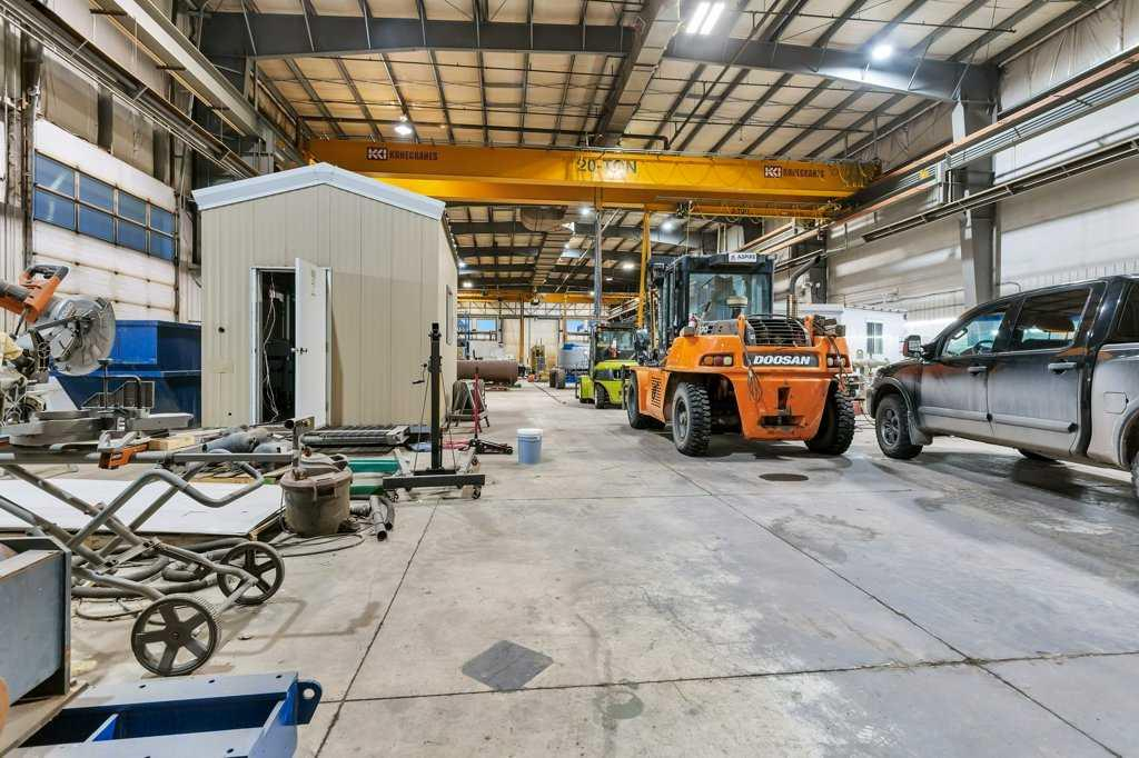 22 McKenzie Drive, Rural Red Deer County, Alberta, T4S 2H4 (108128292)