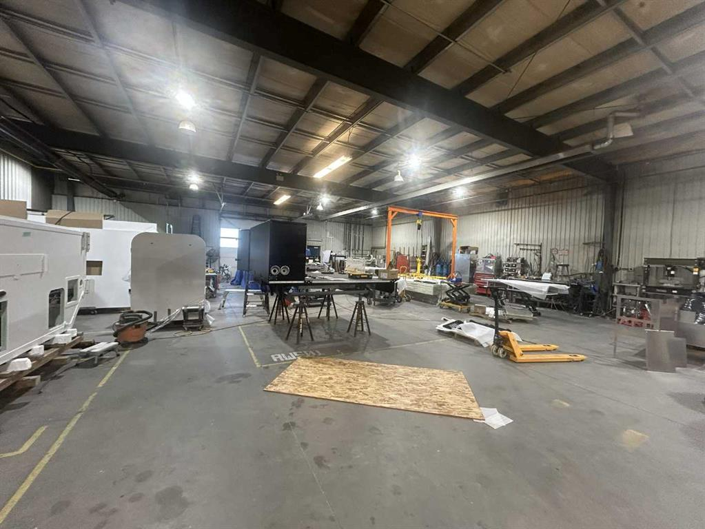 110 & 140-8319 Chiles Industrial Avenue, Red Deer, Alberta, T4P 2V5 (108165274)