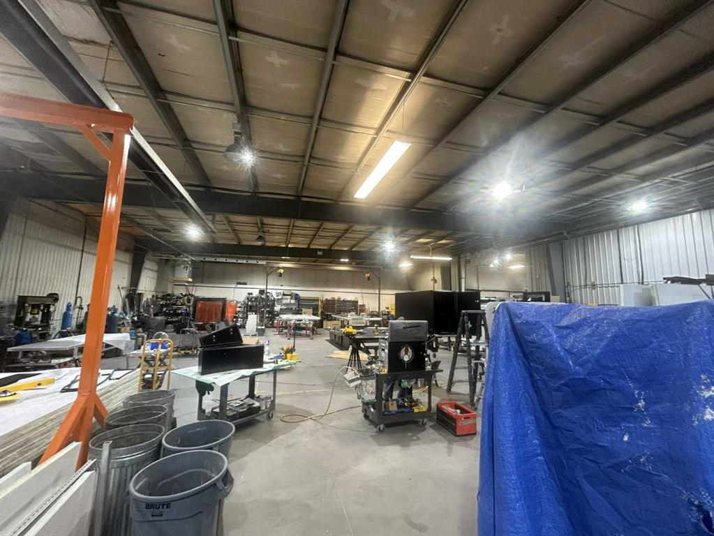 110 & 140-8319 Chiles Industrial Avenue, Red Deer, Alberta, T4P 2V5 (108165274)