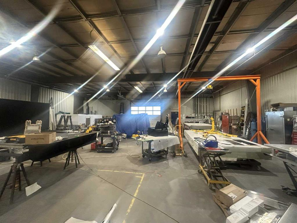 110 & 140-8319 Chiles Industrial Avenue, Red Deer, Alberta, T4P 2V5 (108165274)