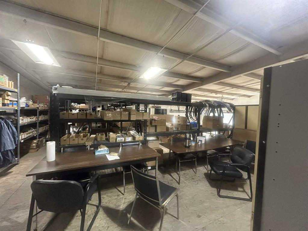 110 & 140-8319 Chiles Industrial Avenue, Red Deer, Alberta, T4P 2V5 (108165274)