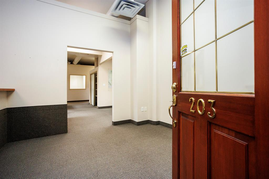 203-4807 50 Avenue, Red Deer, Alberta, T4N 4A5 (108450065)