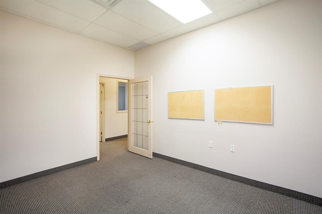 203-4807 50 Avenue, Red Deer, Alberta, T4N 4A5 (108450065)