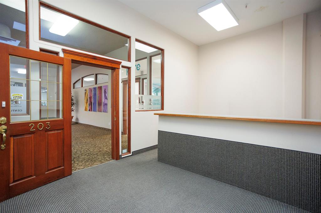 203-4807 50 Avenue, Red Deer, Alberta, T4N 4A5 (108450065)