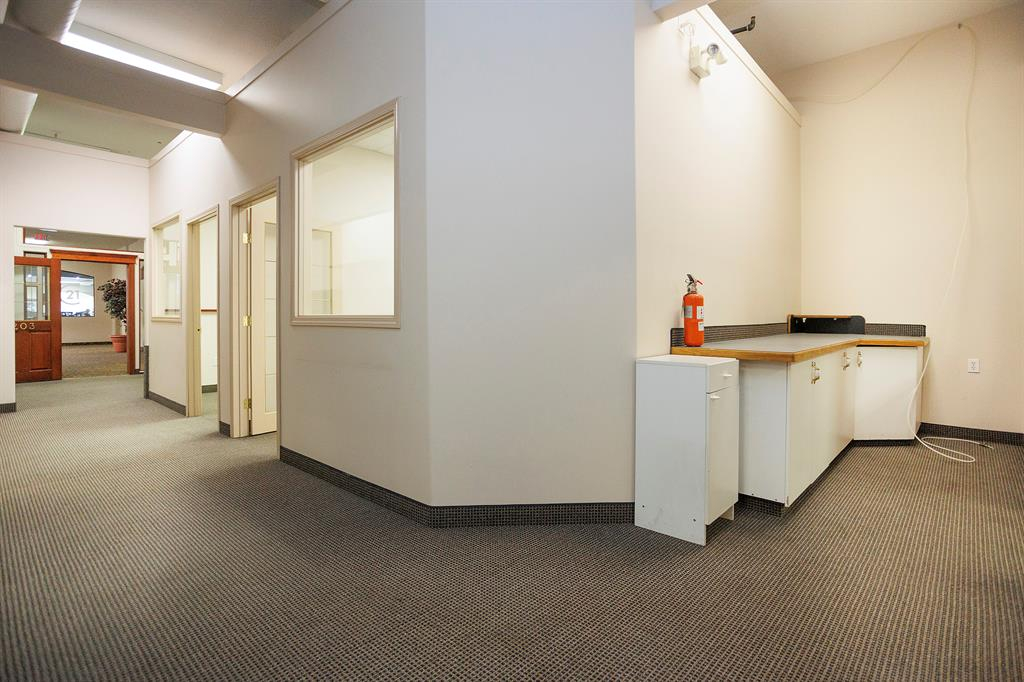 203-4807 50 Avenue, Red Deer, Alberta, T4N 4A5 (108450065)