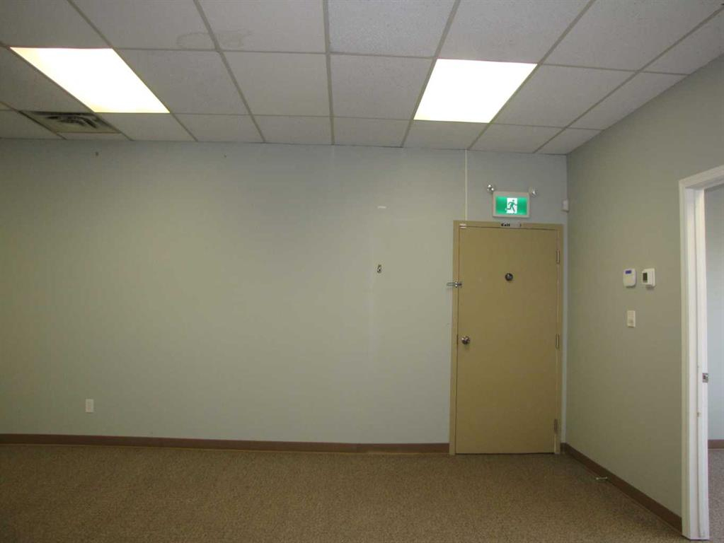 B-4924 48 Avenue, Innisfail, Alberta, T4G 1N7 (108451370)