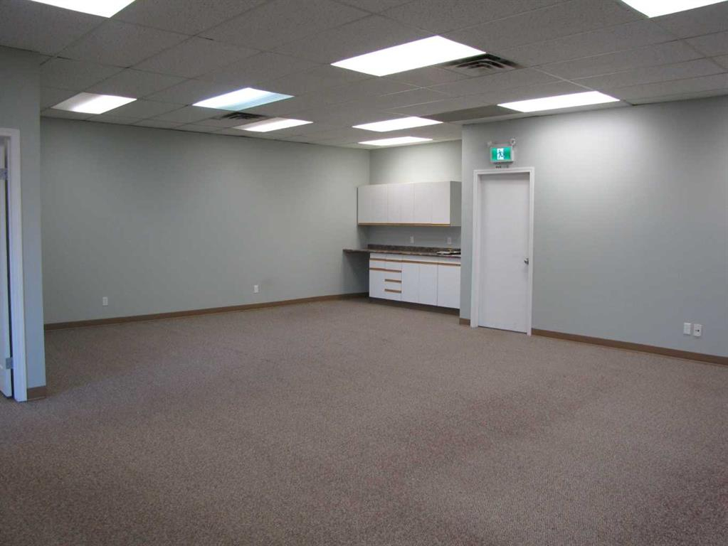 B-4924 48 Avenue, Innisfail, Alberta, T4G 1N7 (108451370)