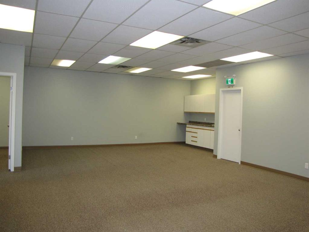 B-4924 48 Avenue, Innisfail, Alberta, T4G 1N7 (108451370)