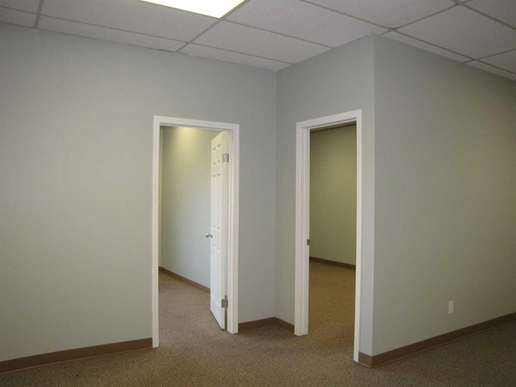 B-4924 48 Avenue, Innisfail, Alberta, T4G 1N7 (108451370)