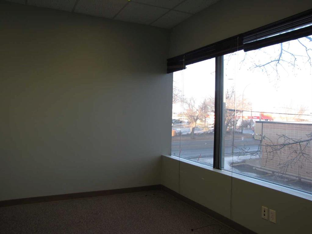 B-4924 48 Avenue, Innisfail, Alberta, T4G 1N7 (108451370)