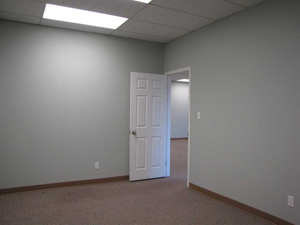 B-4924 48 Avenue, Innisfail, Alberta, T4G 1N7 (108451370)