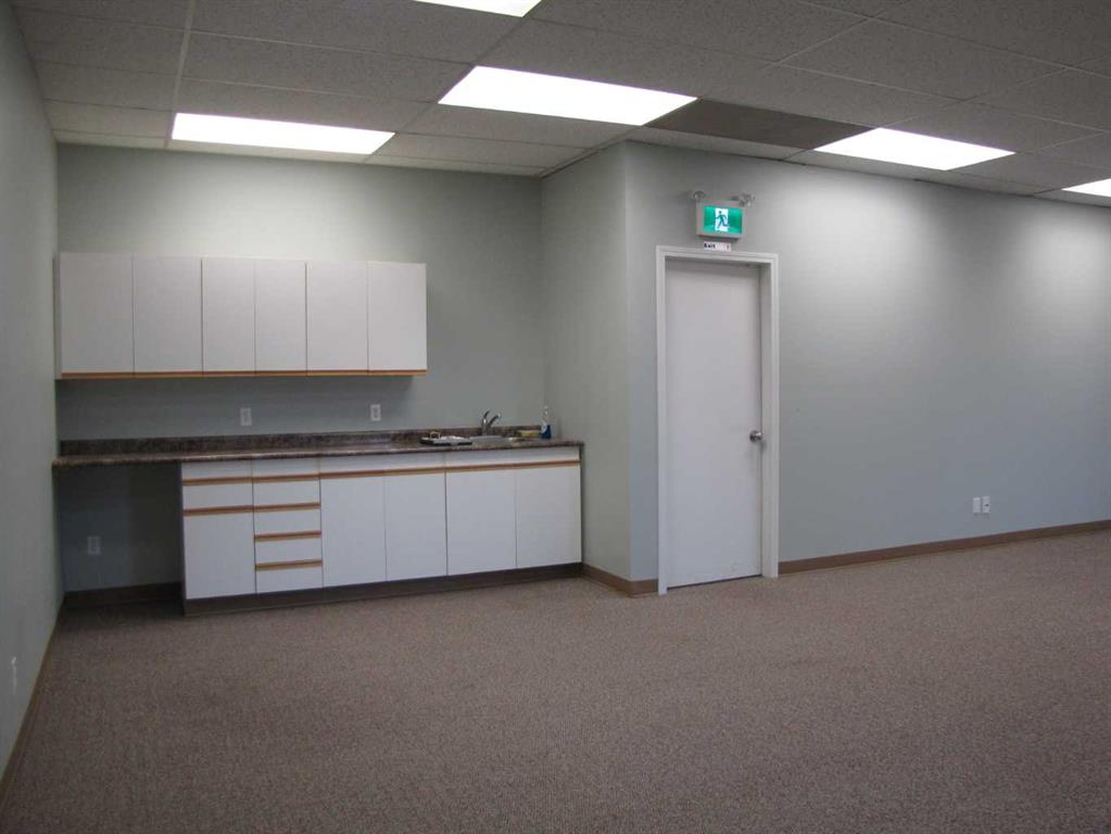 B-4924 48 Avenue, Innisfail, Alberta, T4G 1N7 (108451370)