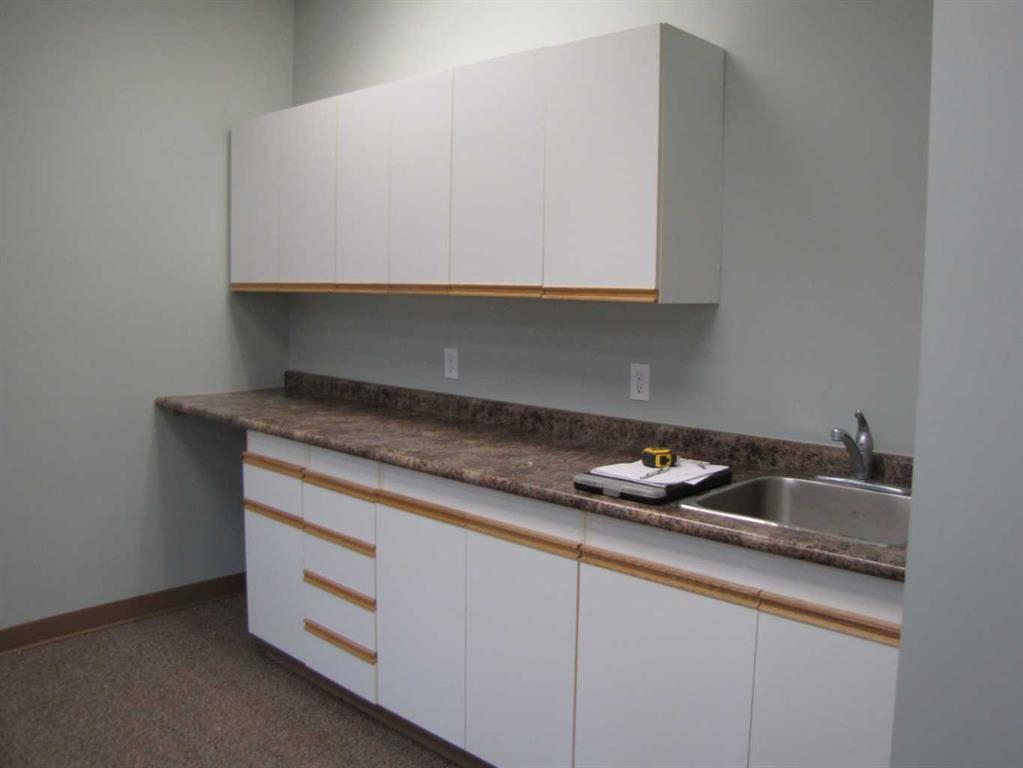 B-4924 48 Avenue, Innisfail, Alberta, T4G 1N7 (108451370)