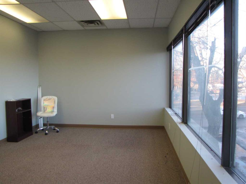 B-4924 48 Avenue, Innisfail, Alberta, T4G 1N7 (108451370)