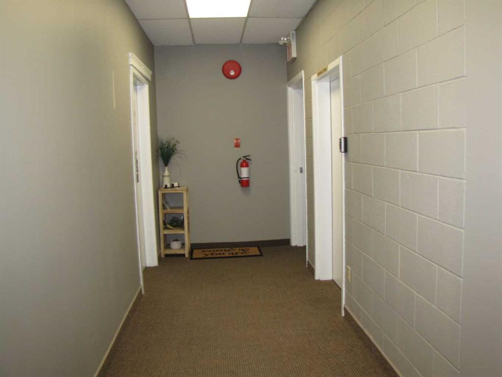 B-4924 48 Avenue, Innisfail, Alberta, T4G 1N7 (108451370)