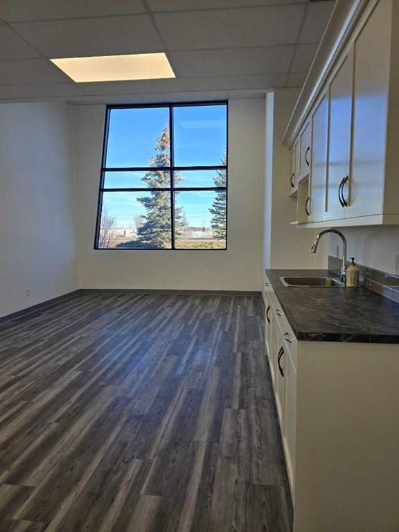 102-284 Burnt Park Drive, Rural Red Deer County, Alberta, T4S 0K7 (108492278)