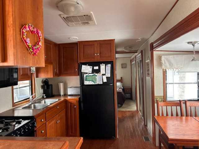 561 Carefree Resort, Rural Red Deer County, Alberta, T4G0K6 (108605116)