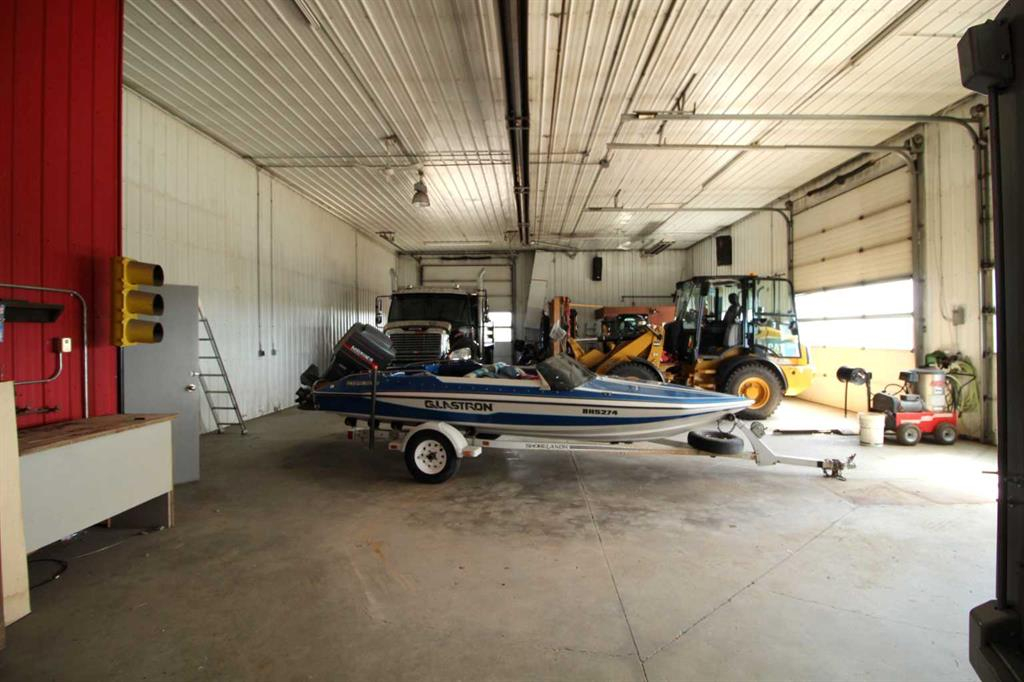 3208 52 Avenue, Innisfail, Alberta, T4G1E2 (108635508)