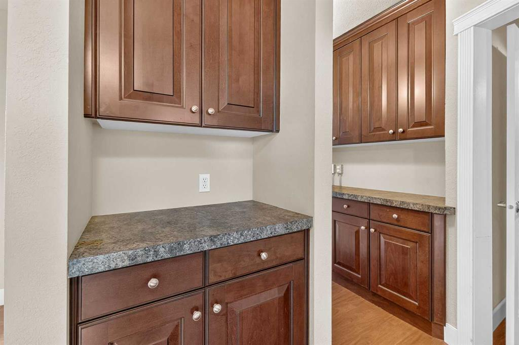 4926 45 Street, Red Deer, Alberta, T4N 1K6 (108737457)