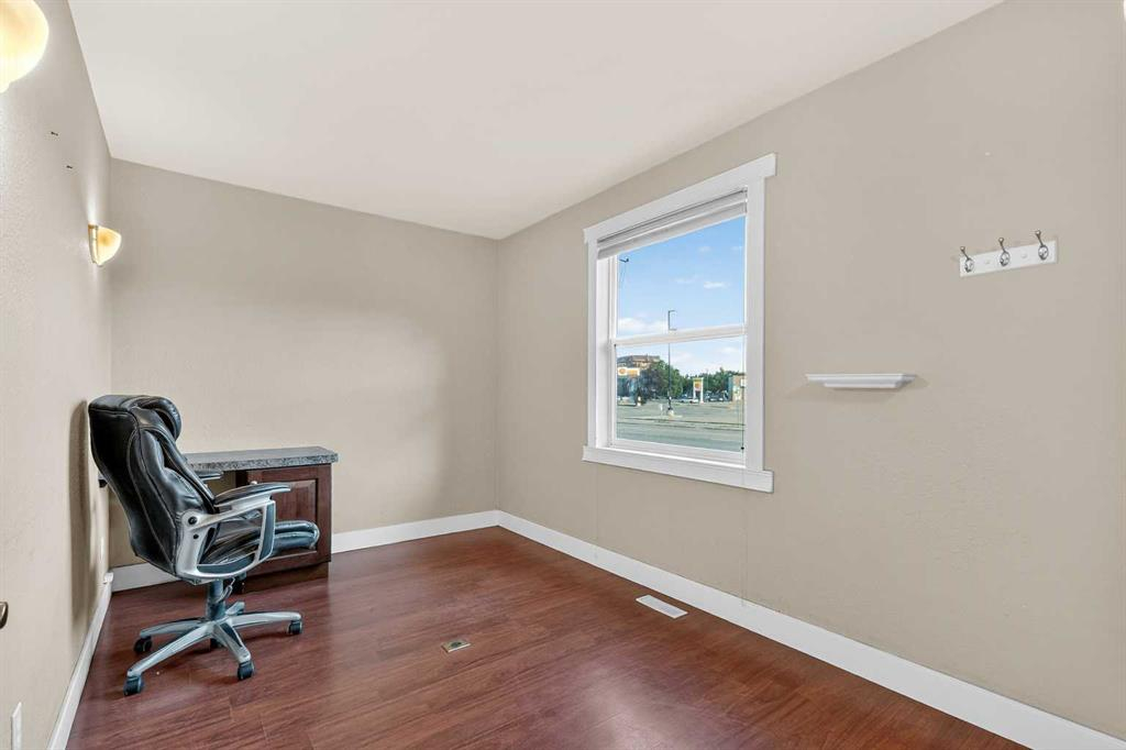 4926 45 Street, Red Deer, Alberta, T4N 1K6 (108737457)