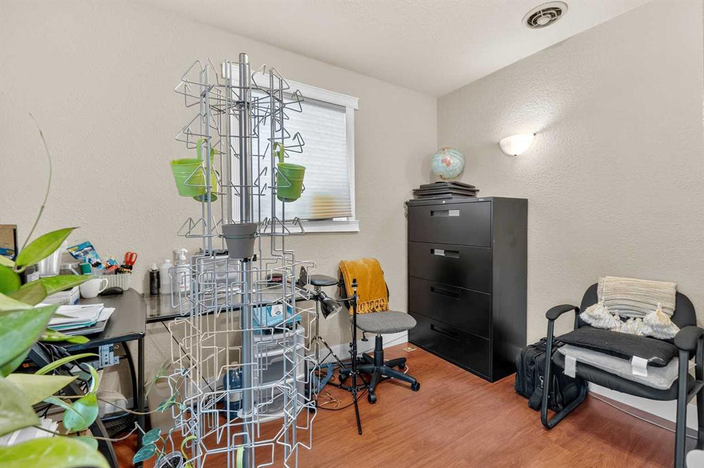 4926 45 Street, Red Deer, Alberta, T4N 1K6 (108737457)