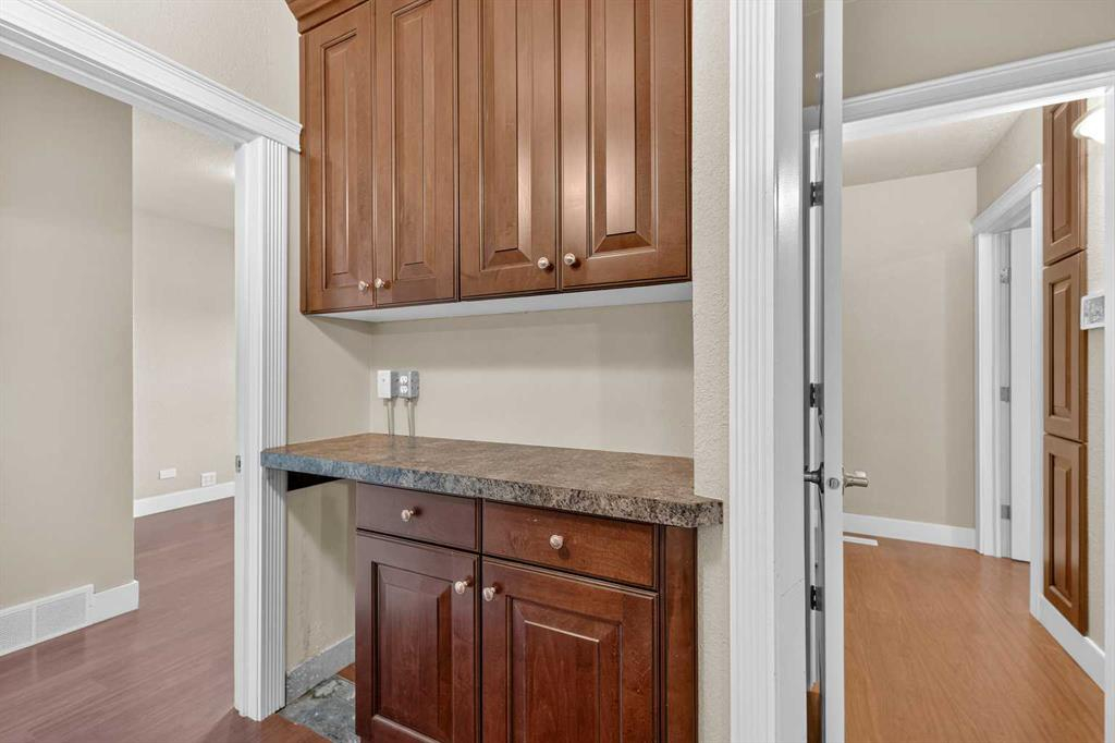 4926 45 Street, Red Deer, Alberta, T4N 1K6 (108737457)
