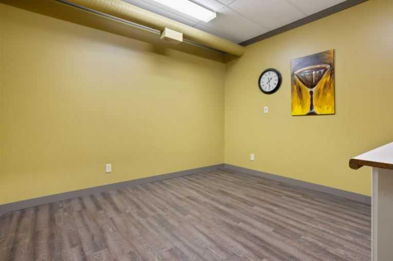 BSMTH-5051 50 Street, Camrose, Alberta, T4V 1R3 (108833637)