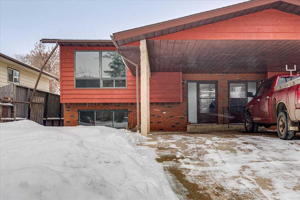 5219 & 5221 41 Street, Innisfail, Alberta, T4G1G3 (109009186)