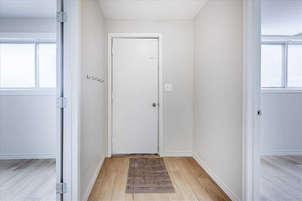 5219 & 5221 41 Street, Innisfail, Alberta, T4G1G3 (109009186)