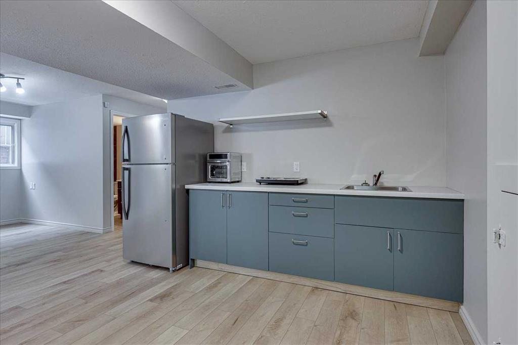 5219 & 5221 41 Street, Innisfail, Alberta, T4G1G3 (109009186)